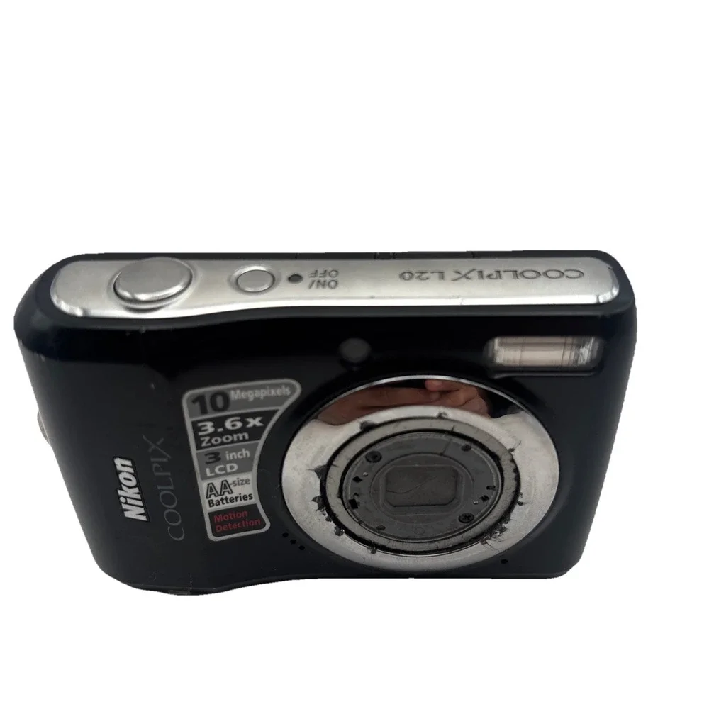 Nikon COOLPIX L20 10.0MP Digital  - No Battery/ No‎ Charger - For Parts Only